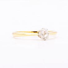 Load image into Gallery viewer, Single Stone Ring Yellow Gold
